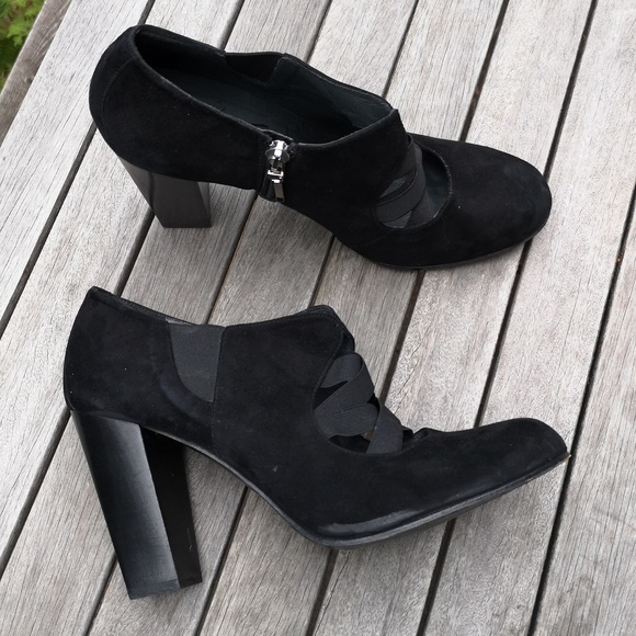 Donald J Pliner suede strappy heels - Picture 2 of 16